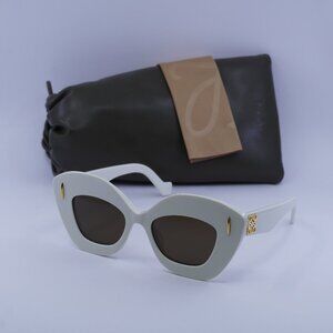 Loewe LW40127I 25E Cat Eye Sunglasses – Ivory\Brown